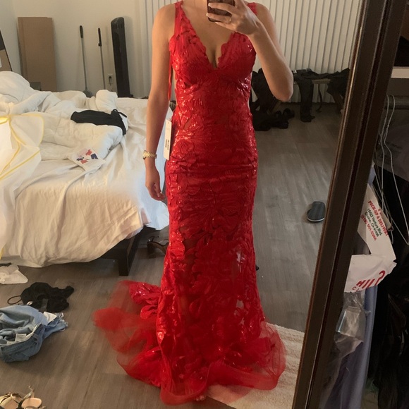 Beautiful red Jovani dress, worn only once for a photo shoot and dry cleaned. - Picture 4 of 6